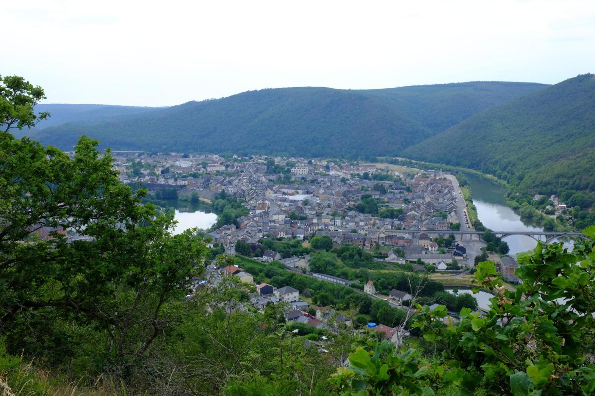 Entre Meuse Et Foret Revin  ภายนอก รูปภาพ