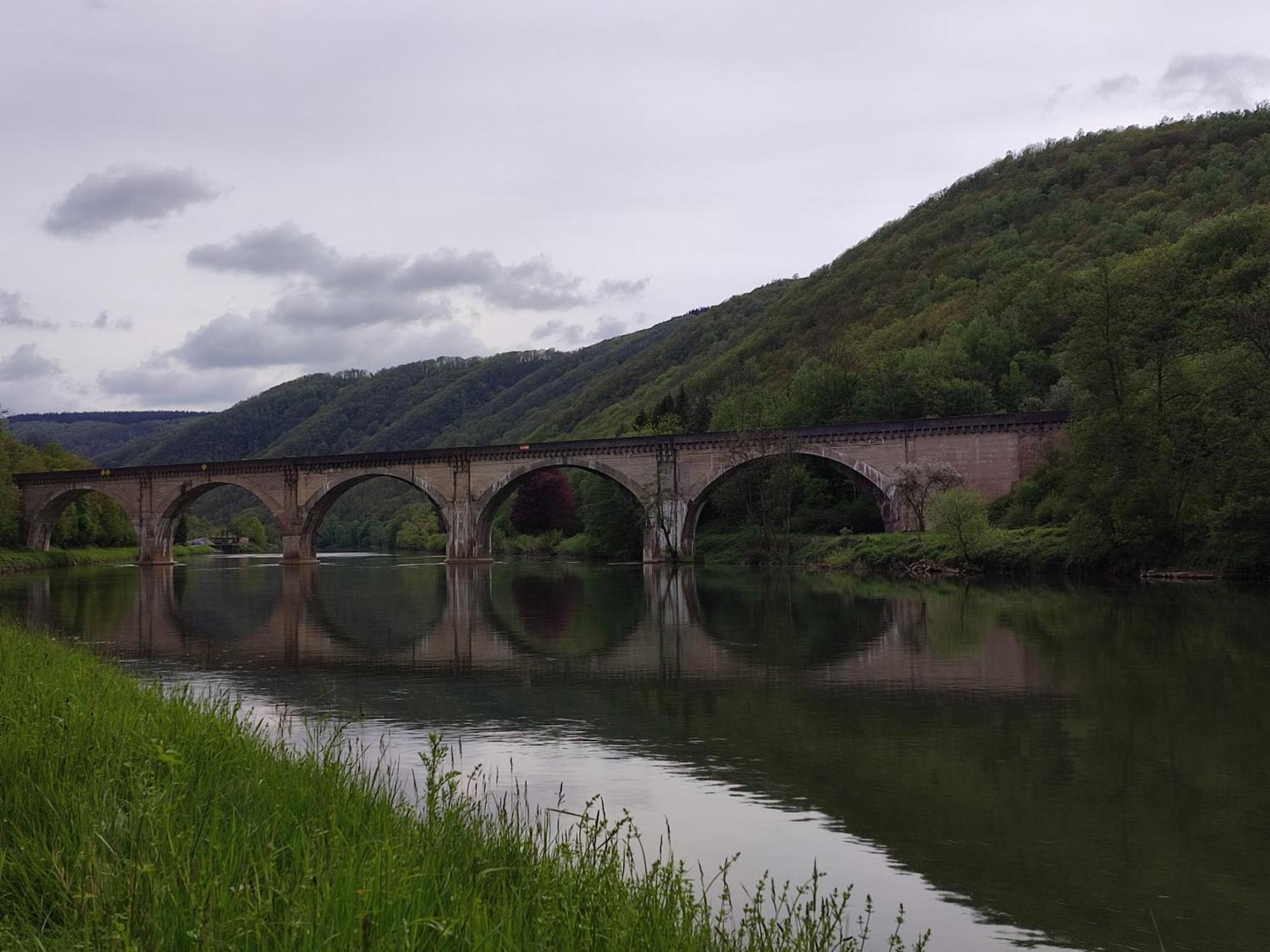 Entre Meuse Et Foret Revin  ภายนอก รูปภาพ